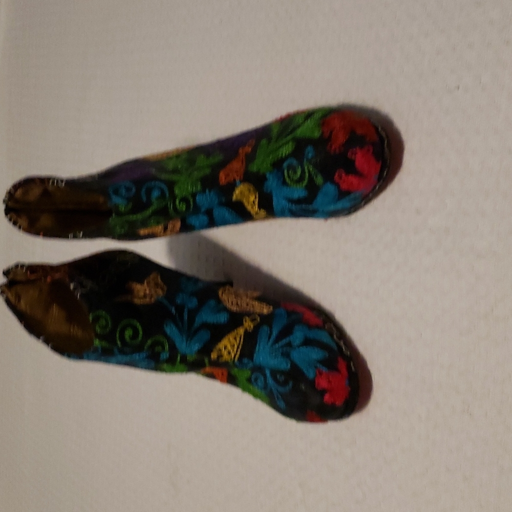 Hand embroidered Scarlet funky platform booties - Picture 3 of 8
